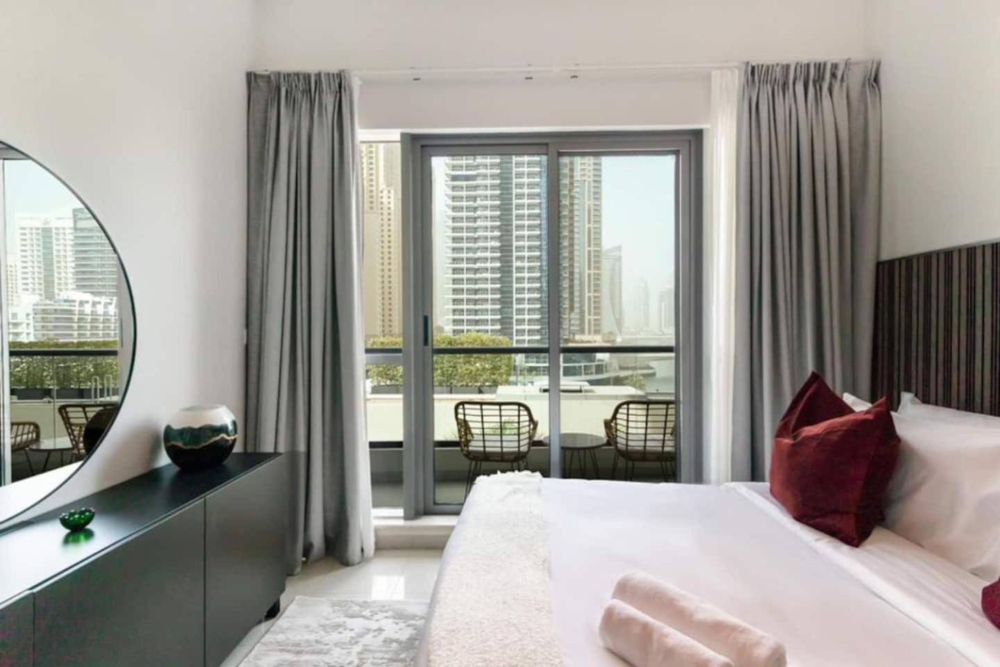 Luxurious 1 Bedroom Apartment In The Dubai Marina! Eksteriør bilde